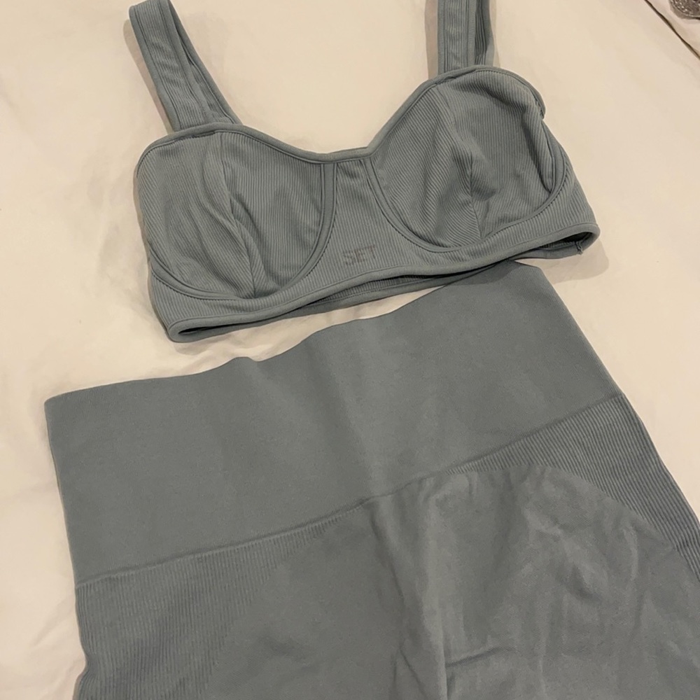 SET Active Ribbed Scoop Sports Bra in Dusty Blue